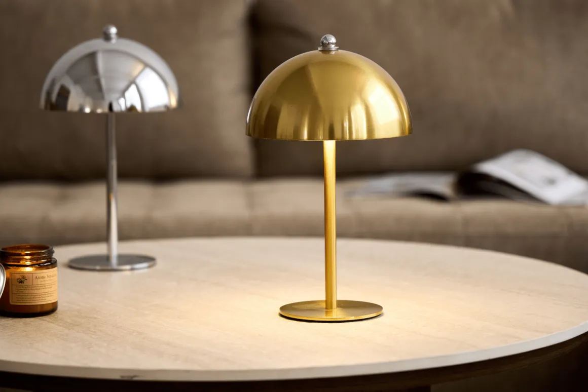 Bloom bordlampe Chrome