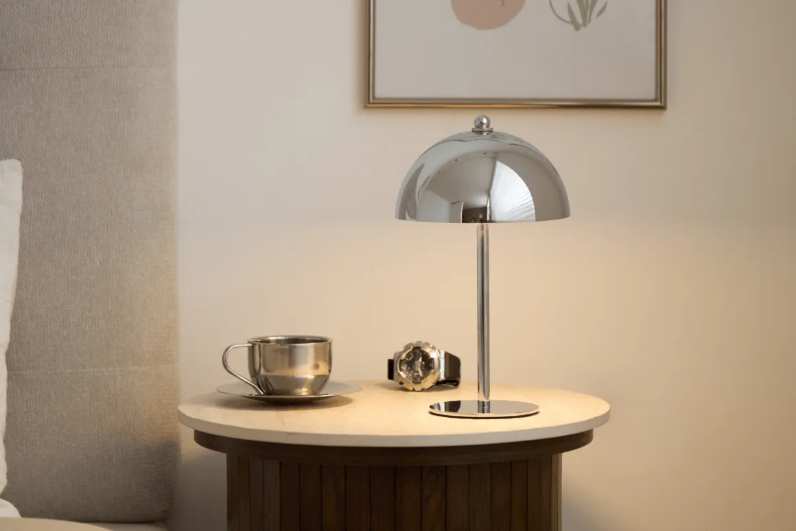 Bloom bordlampe Chrome