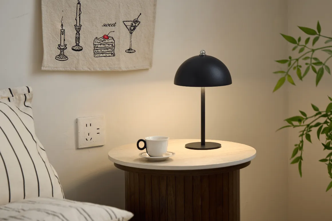 Bloom bordlampe Sort
