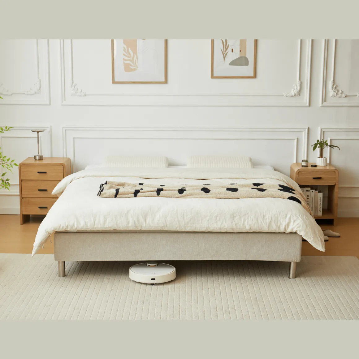 Kontinentalseng i beige 180x200 cm med 4 cm topmadras i PU-skum inkl. chrome ben