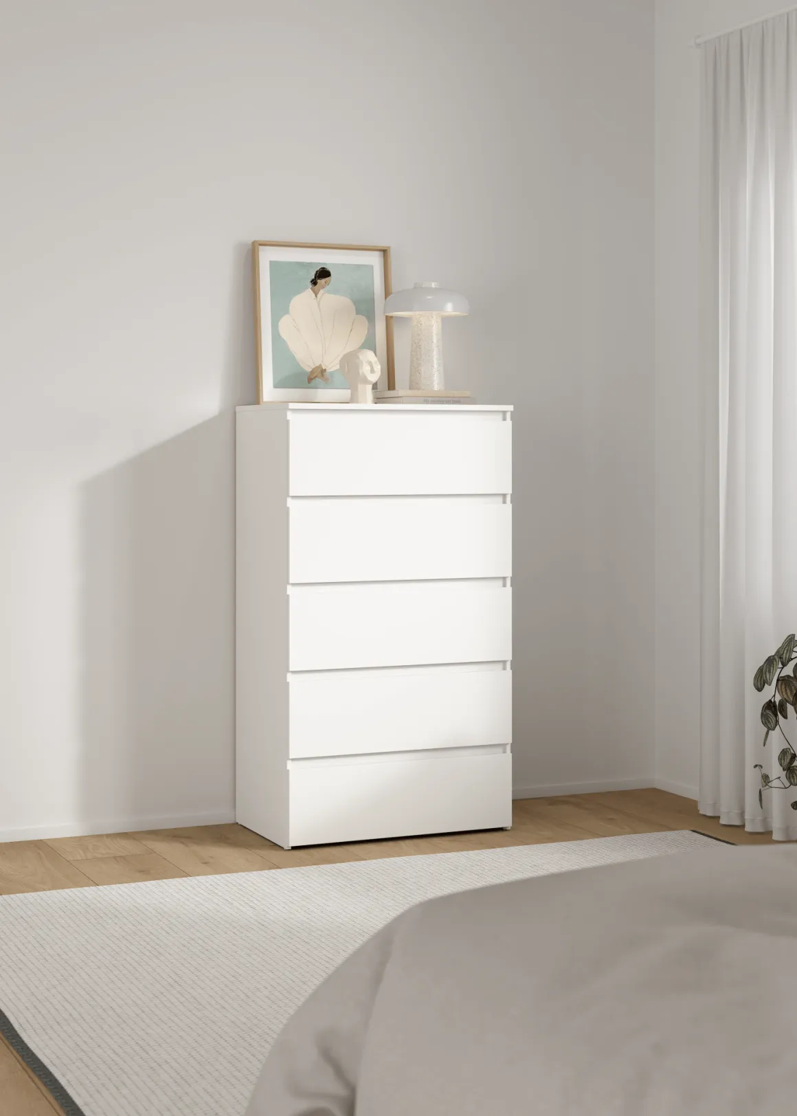 Maise kommode H:114 x B:65 x D:41 cm med 5 skuffer i hvid
