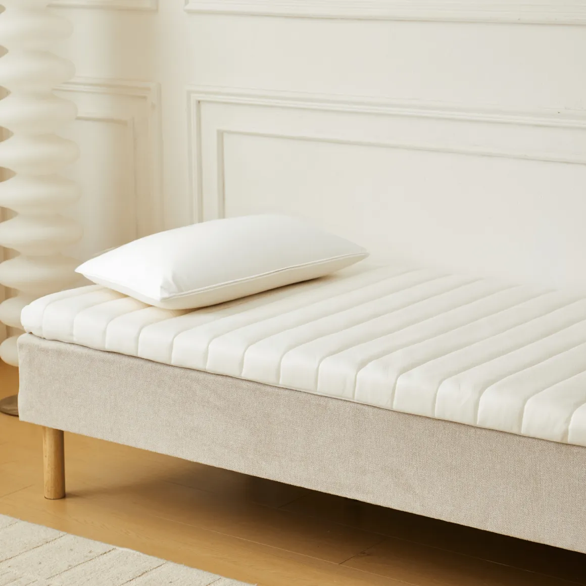 Premium Aksel hvid topmadras i memoryskum 90x200x7 cm